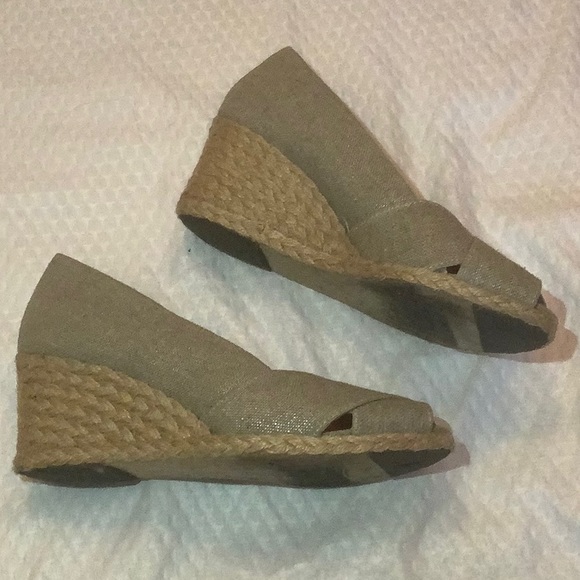 Adrienne Vittadini Bailee Linen Espadrilles EUC - Picture 5 of 9